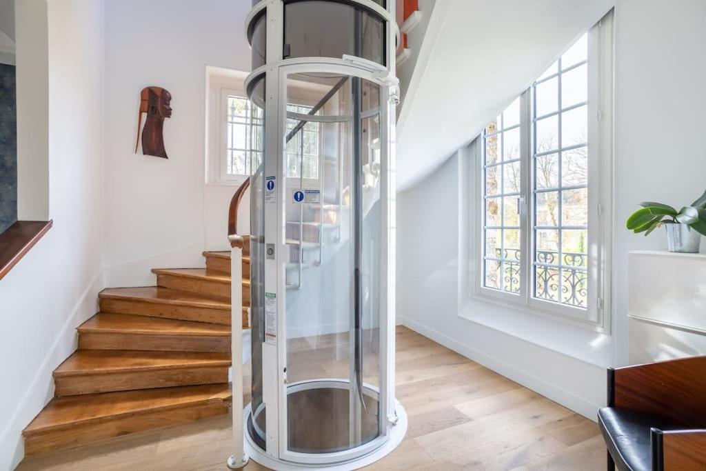 Appartement De 100M2 Dans Un Parc A 20 Mn Du Centre De Paris Garches 外观 照片
