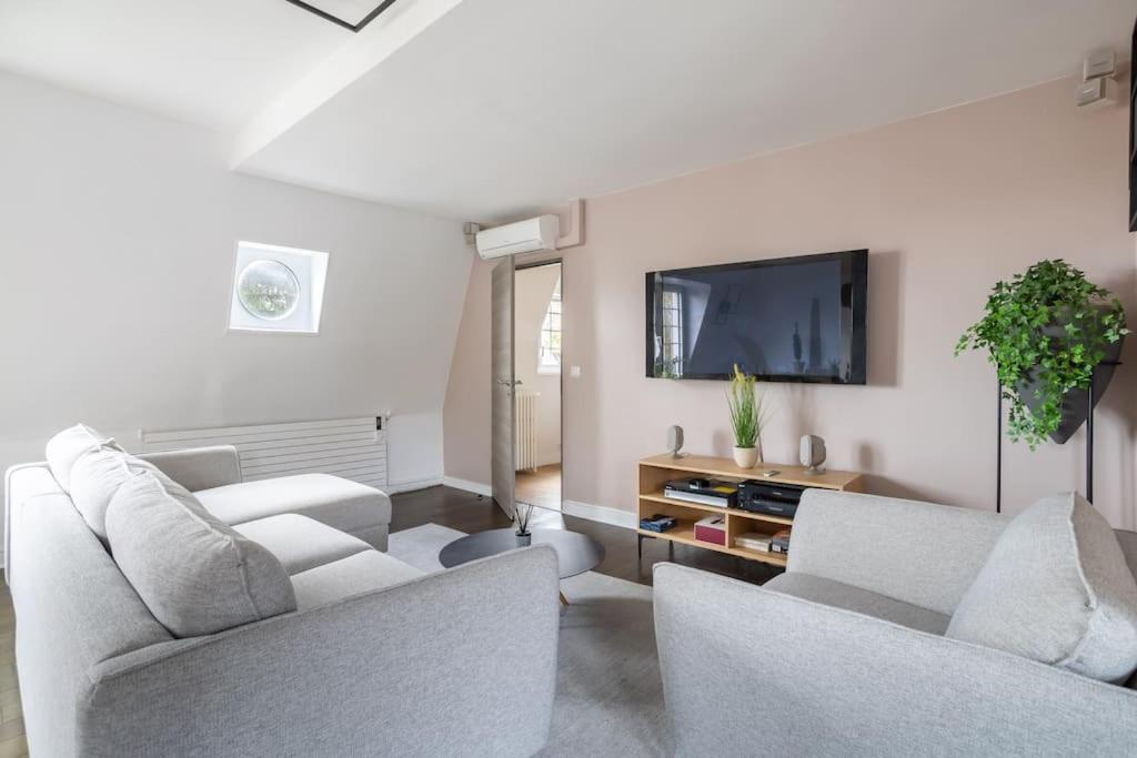 Appartement De 100M2 Dans Un Parc A 20 Mn Du Centre De Paris Garches 外观 照片