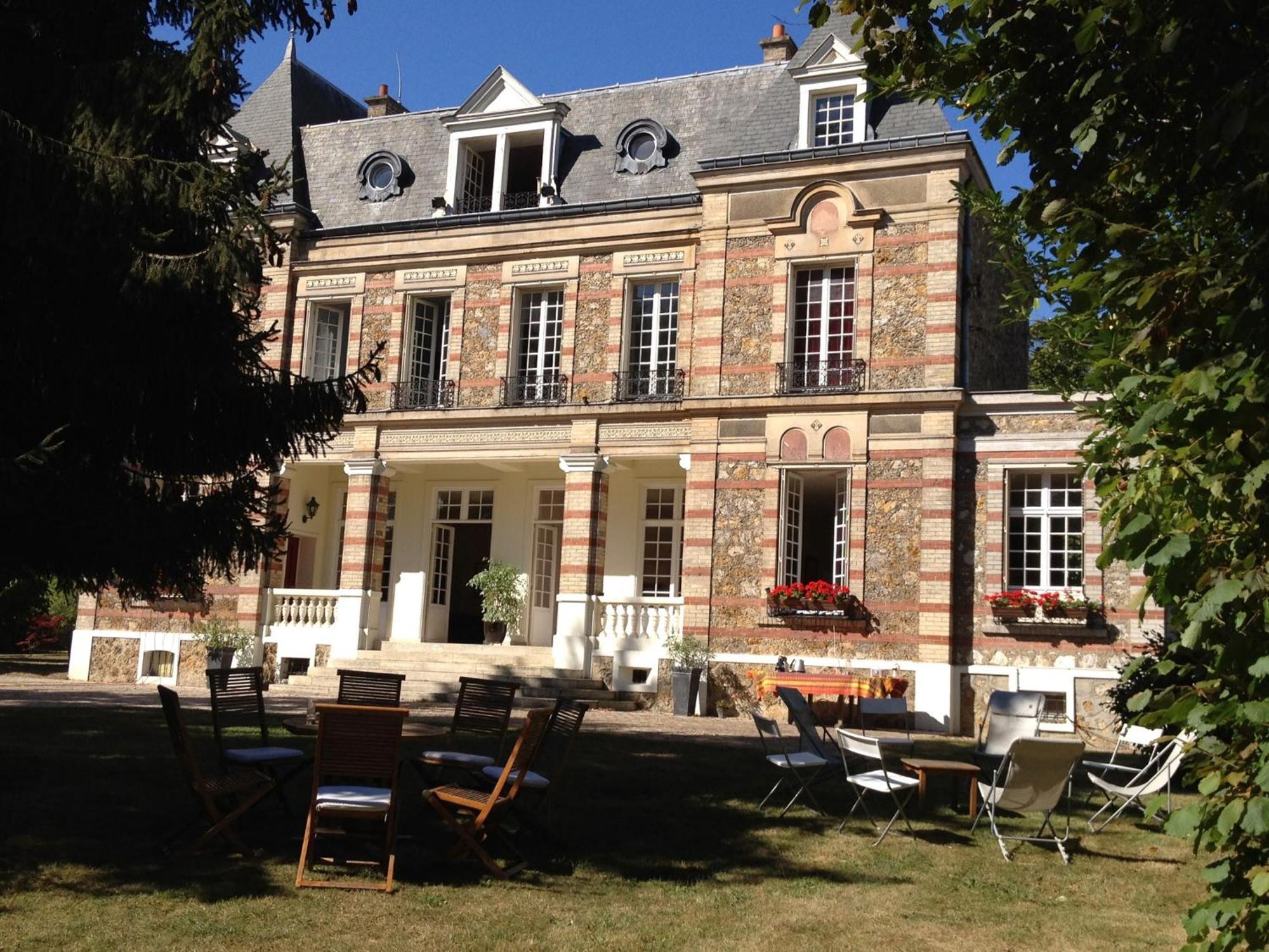 Appartement De 100M2 Dans Un Parc A 20 Mn Du Centre De Paris Garches 外观 照片